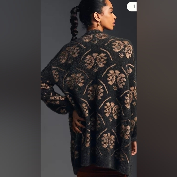 Maeve By ANTHROPOLOGIEC METALLIC GRAY CARDIGAN OSFM - Picture 2 of 6